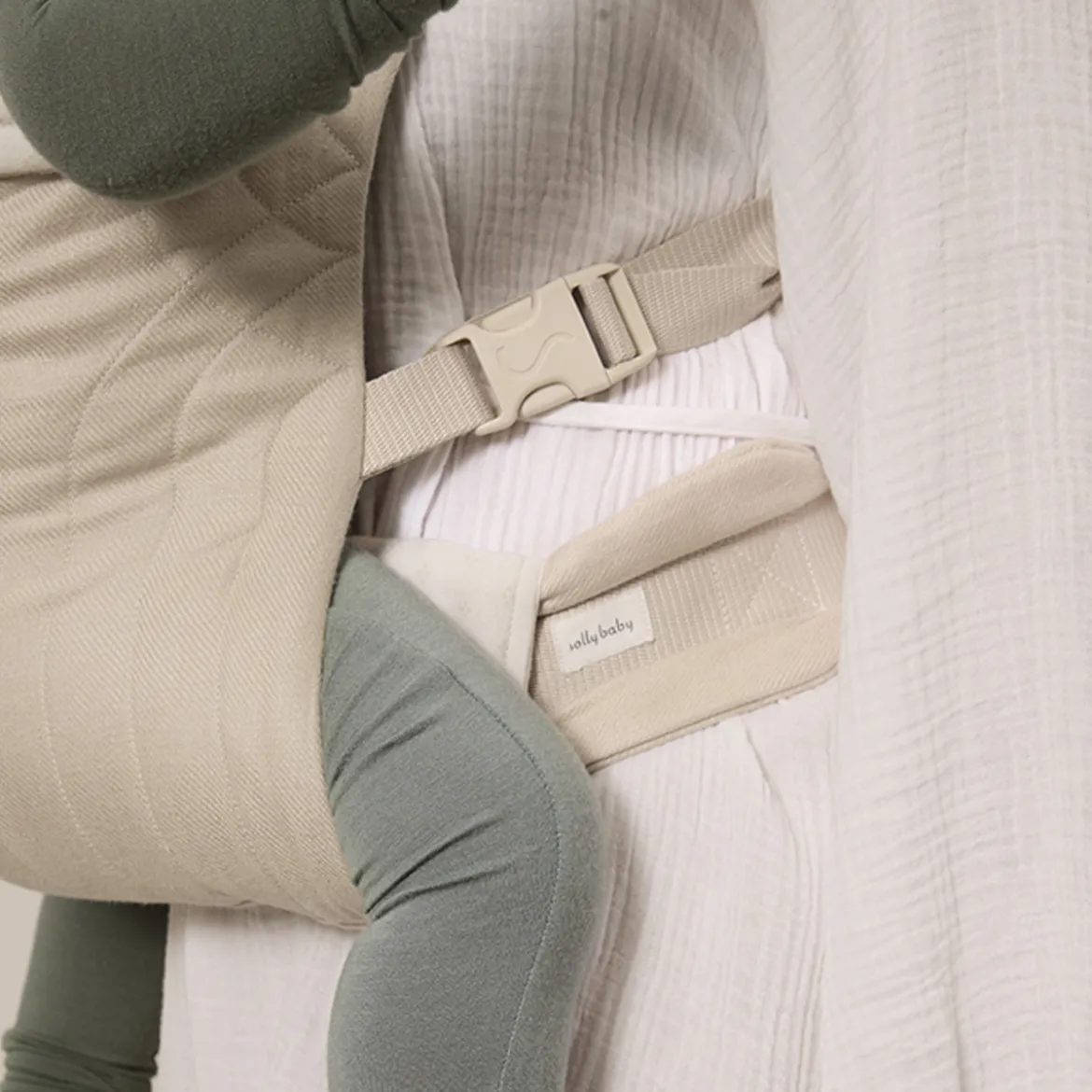 Buckle Carrier
