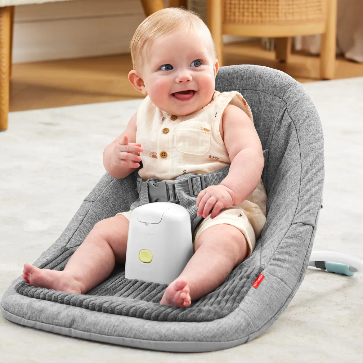 Silver Lining Cloud Upright Floor Seat